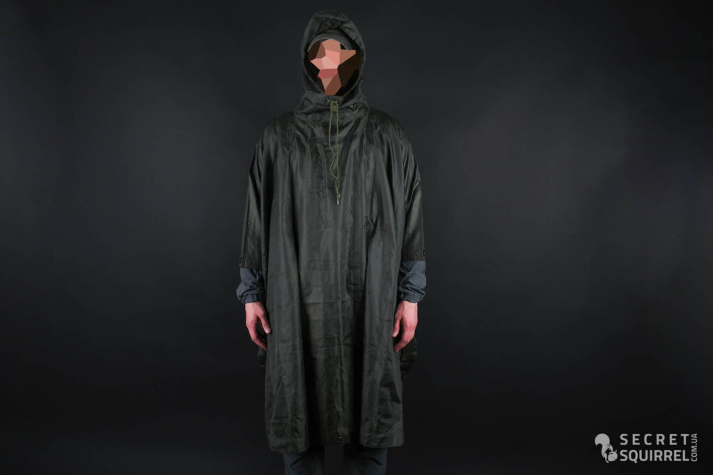 Helikon-Tex Poncho: загальний вигляд, руки опущені - secretsquirrel.com.ua