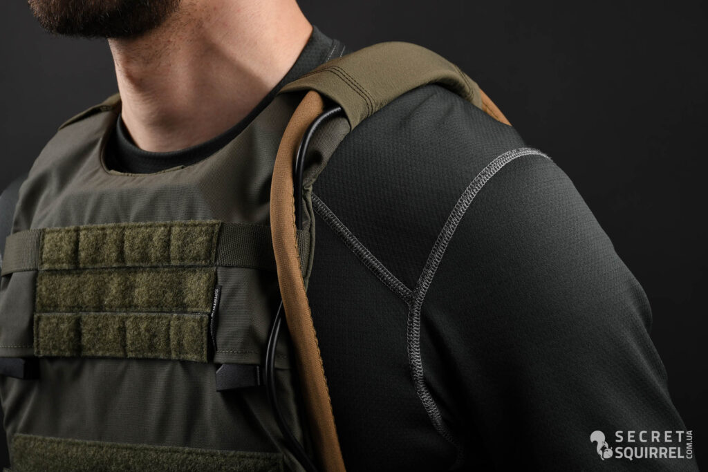 Spiritus Systems Shoulder Cover Low Profile: пропускання кабелів та шлангів - secretsquirrel.com.ua